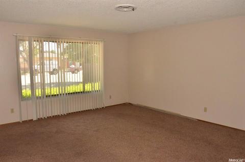 1801 Lauralee Ct, Modesto, CA 95350 photo 2