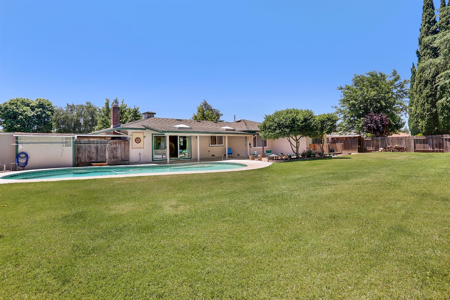 889 Tehama Dr, Lodi, CA 95242 photo 3
