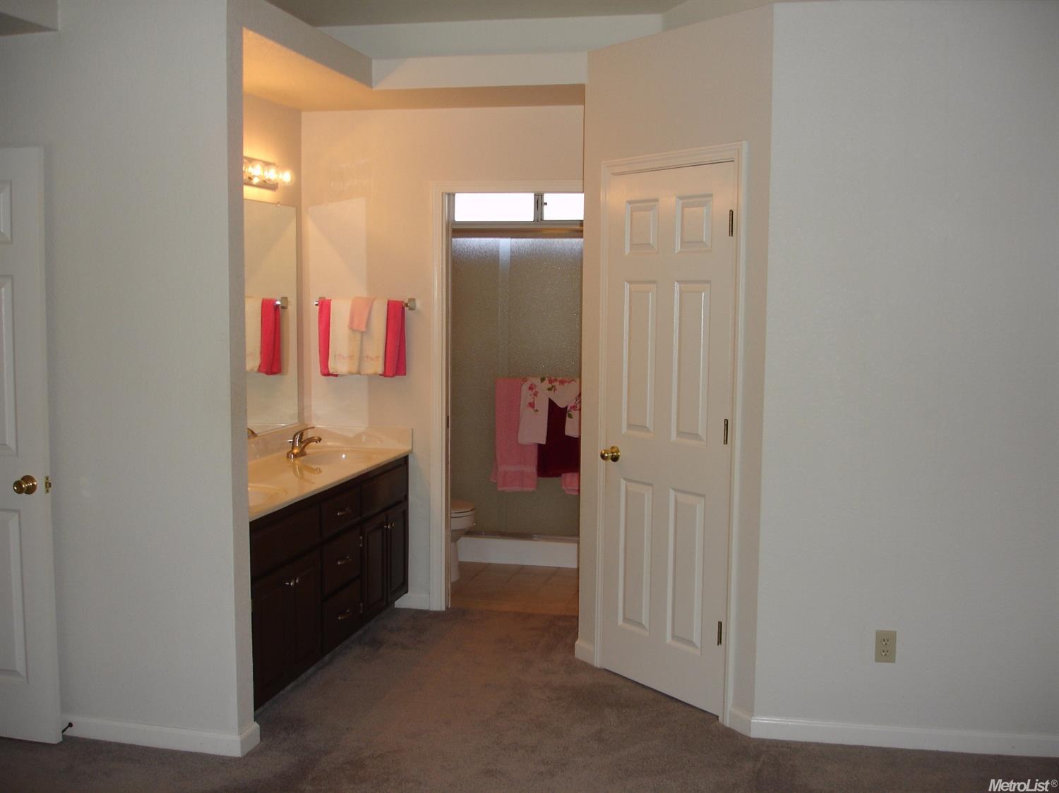 2404 Wolfeboro Ln, Modesto, CA 95358 photo 9