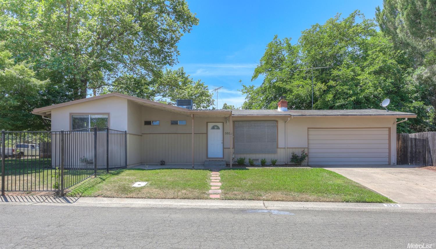 3835 Henderson Way, Carmichael, CA 95608 photo 1