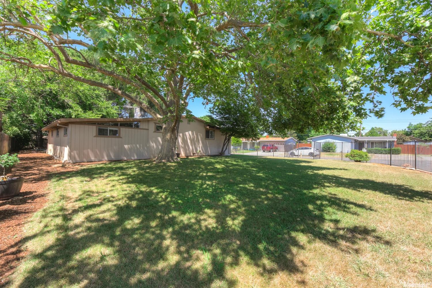 3835 Henderson Way, Carmichael, CA 95608 photo 34