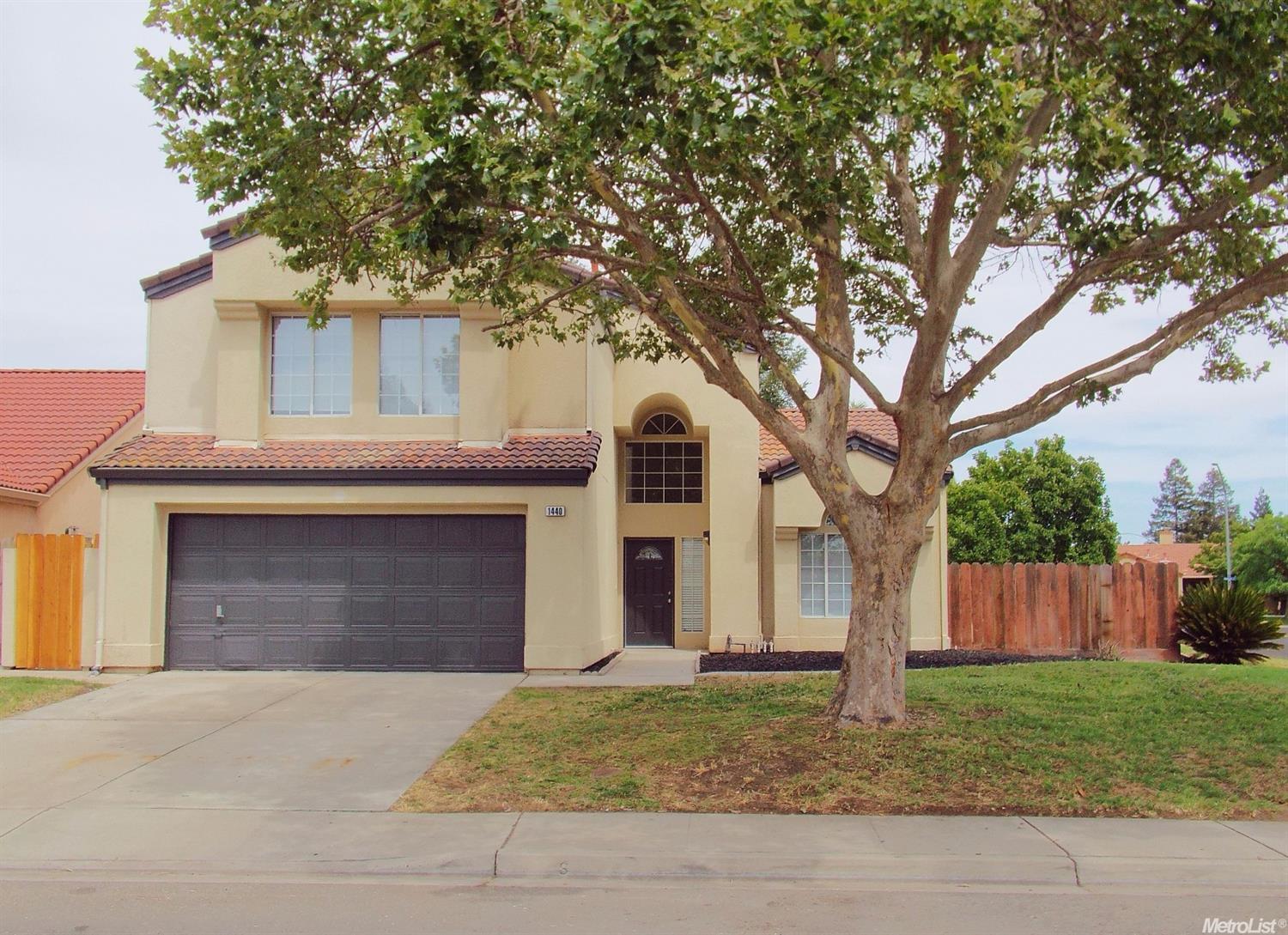 1440 Edgewater Dr, Turlock, CA 95380 photo 1