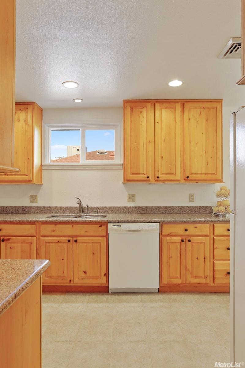 631 Eureka Ave, Lodi, CA 95240 photo 9