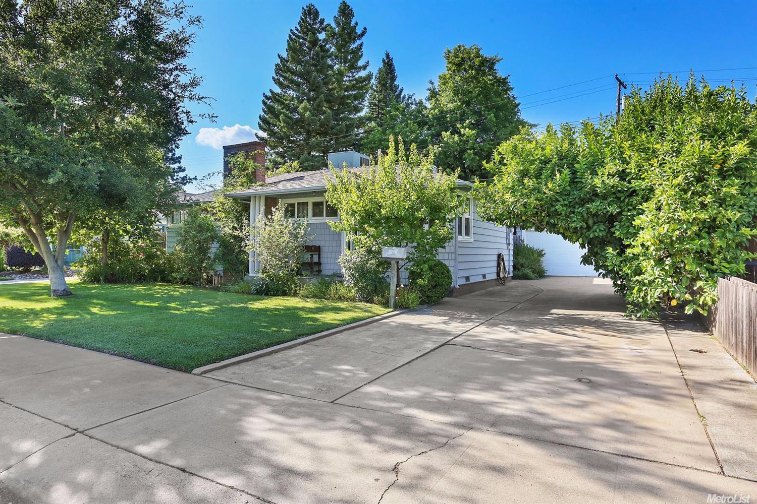 631 Eureka Ave, Lodi, CA 95240 photo 2