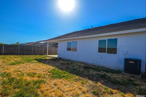1584 Via Basilicata, Gustine, CA 95322 photo 17