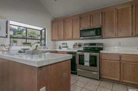2104 Bailey Ct, Modesto, CA 95355 photo 8