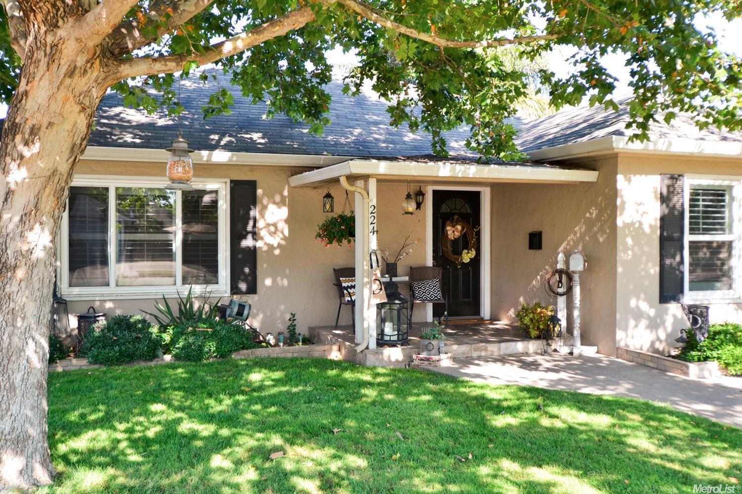 224 S Elm Ave, Ripon, CA 95366 photo 2