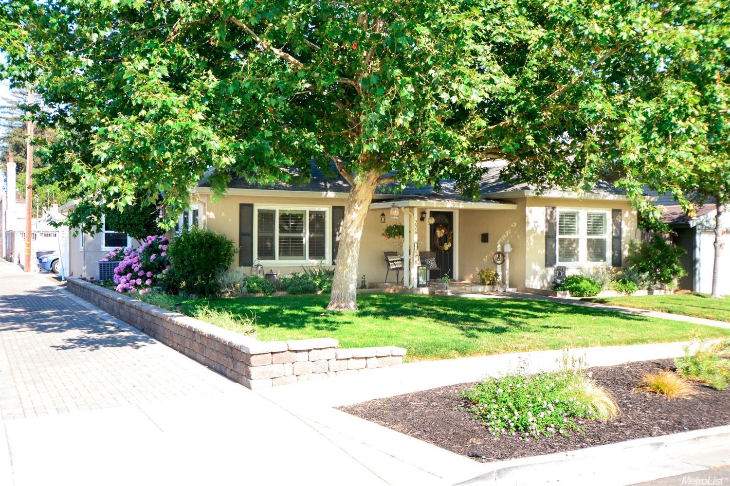 224 S Elm Ave, Ripon, CA 95366 photo 1