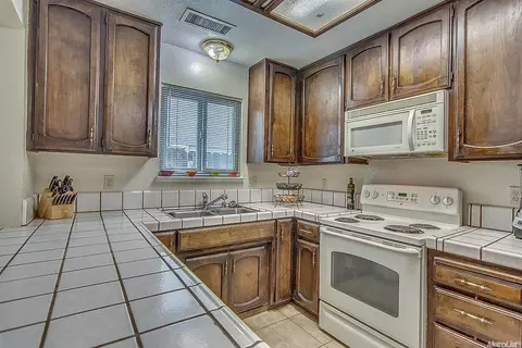 1053 Awani Dr, Lodi, CA 95240 photo 5