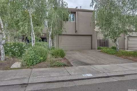 1053 Awani Dr, Lodi, CA 95240 photo 2