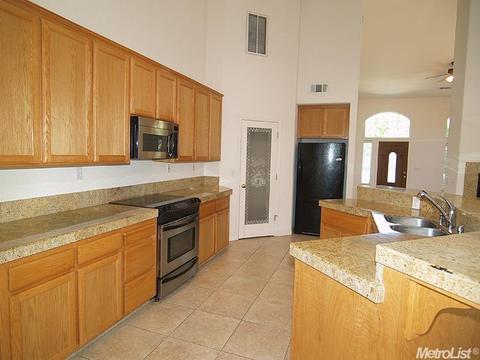 3432 Dewar Ln, Turlock, CA 95382 photo 2