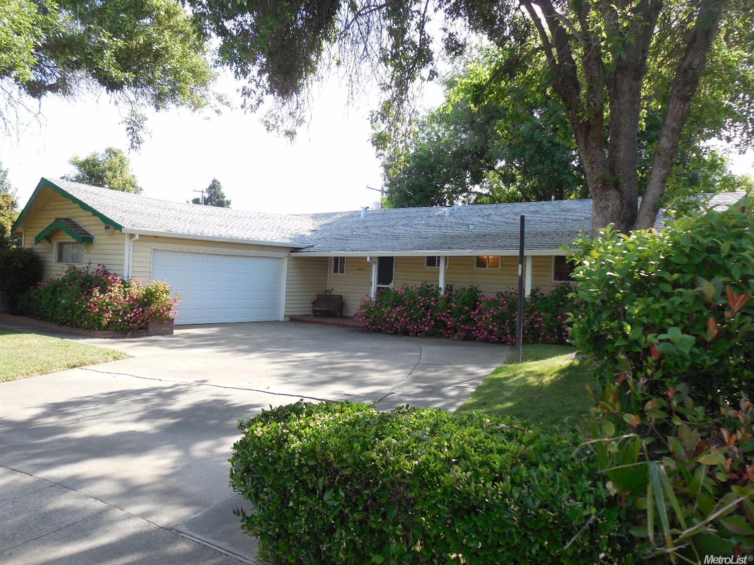 6040 Denver Dr, Carmichael, CA 95608 photo 1