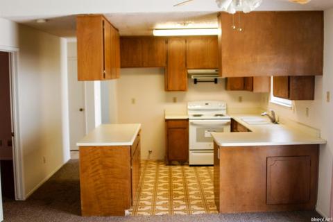 3820 Emperor Ln, Modesto, CA 95356 photo 7