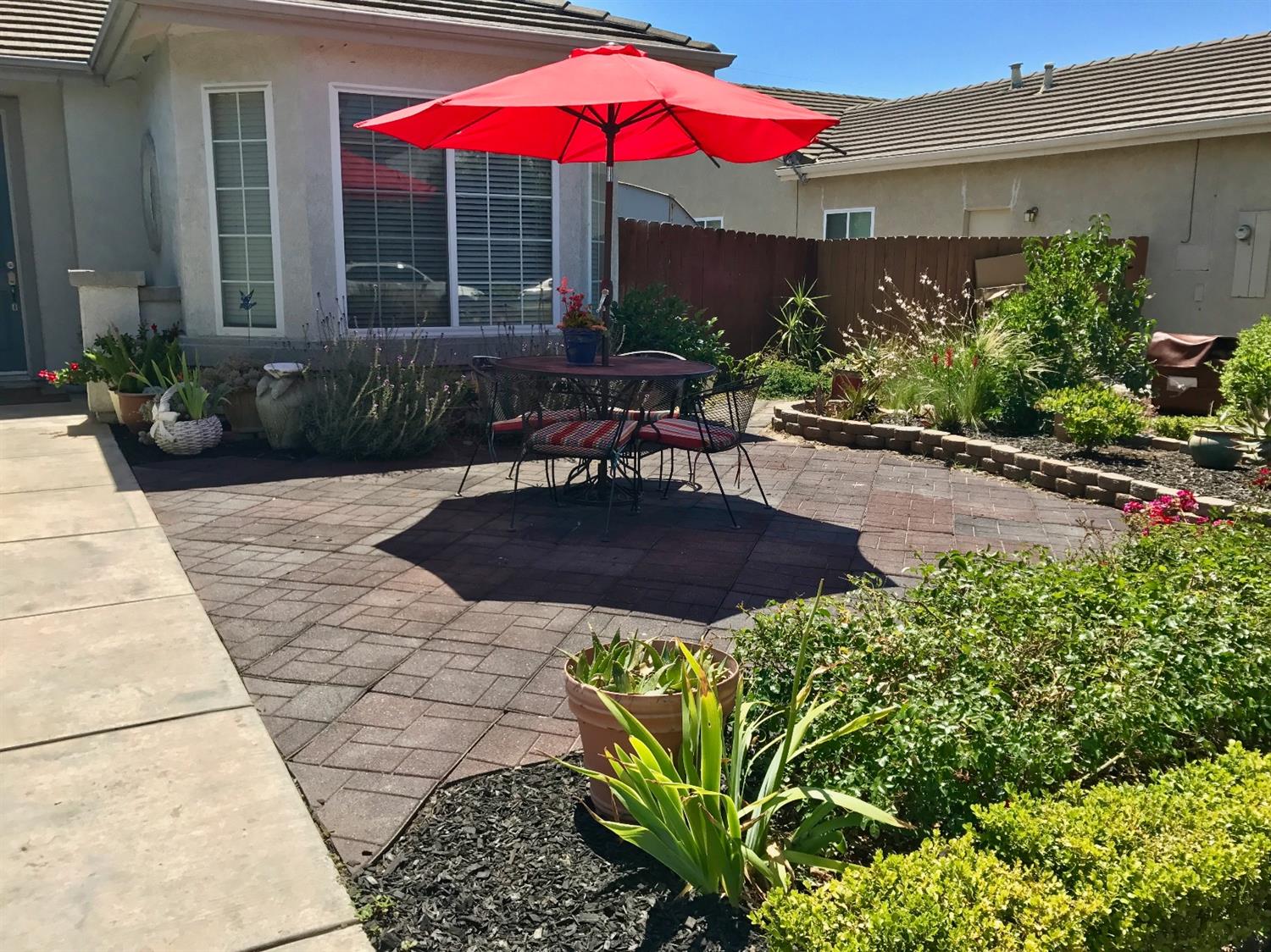 1104 Meadowbrook Ct, Manteca, CA 95336 photo 2
