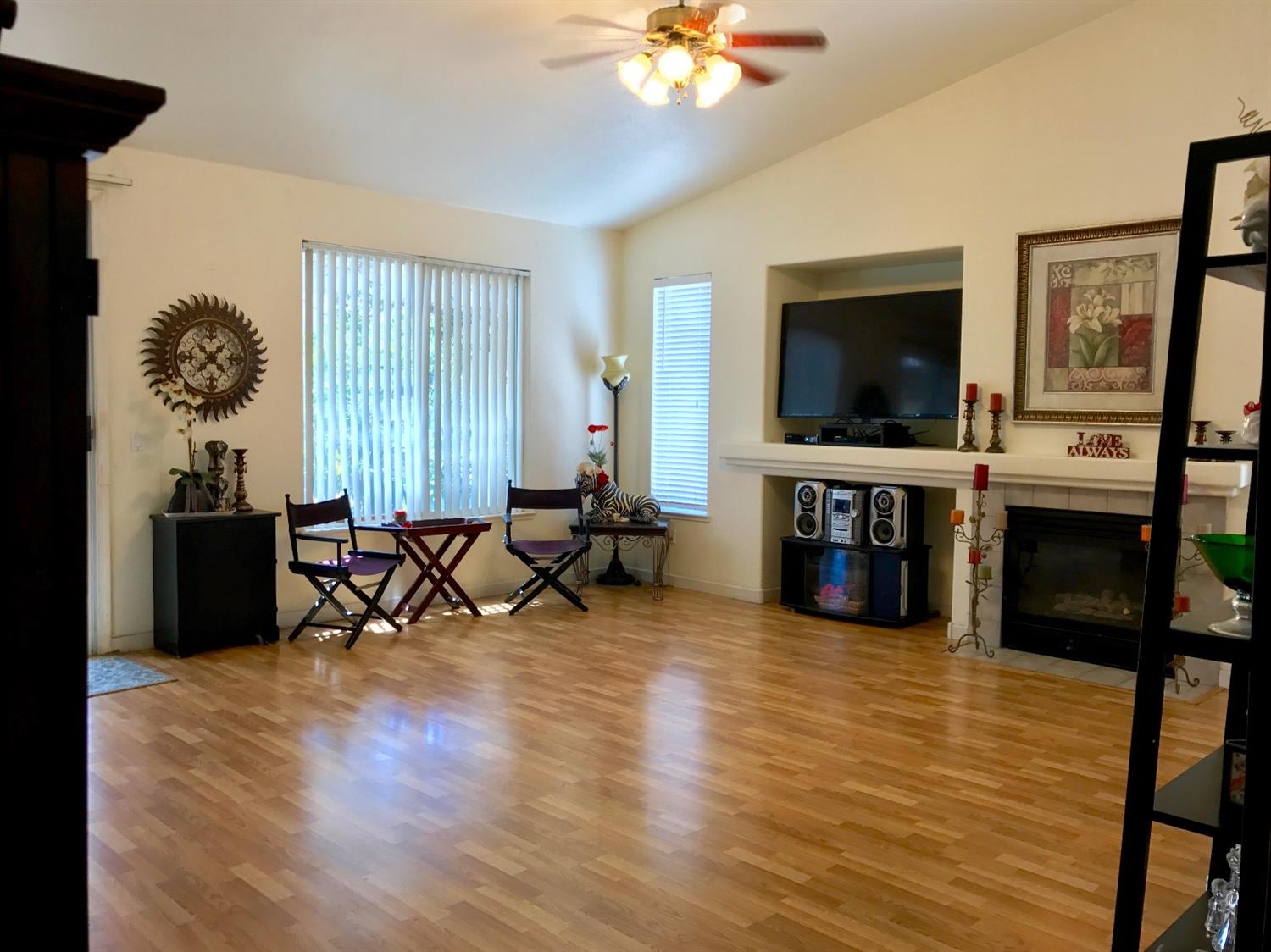 1104 Meadowbrook Ct, Manteca, CA 95336 photo 3