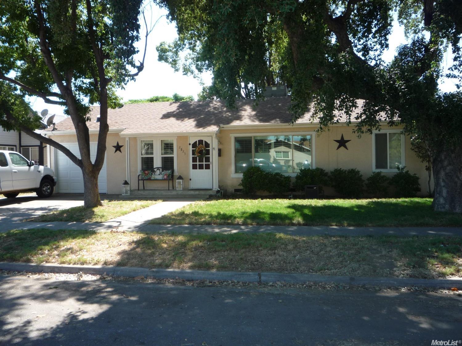 2825 10th St, Ceres, CA 95307 photo 1