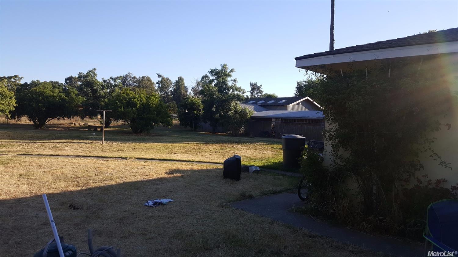 210 W Delano St, Elverta, CA 95626 photo 6