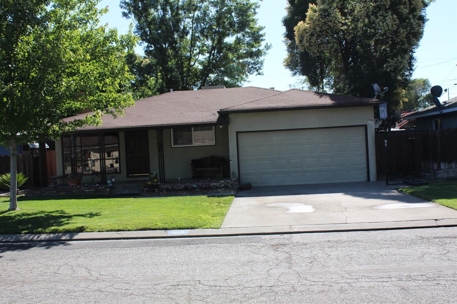 1612 Bronson Ave, Modesto, CA 95350 photo 1