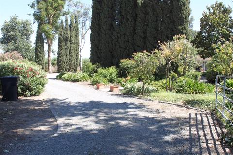 7812 Dusty Ln, Modesto, CA 95357 photo 2