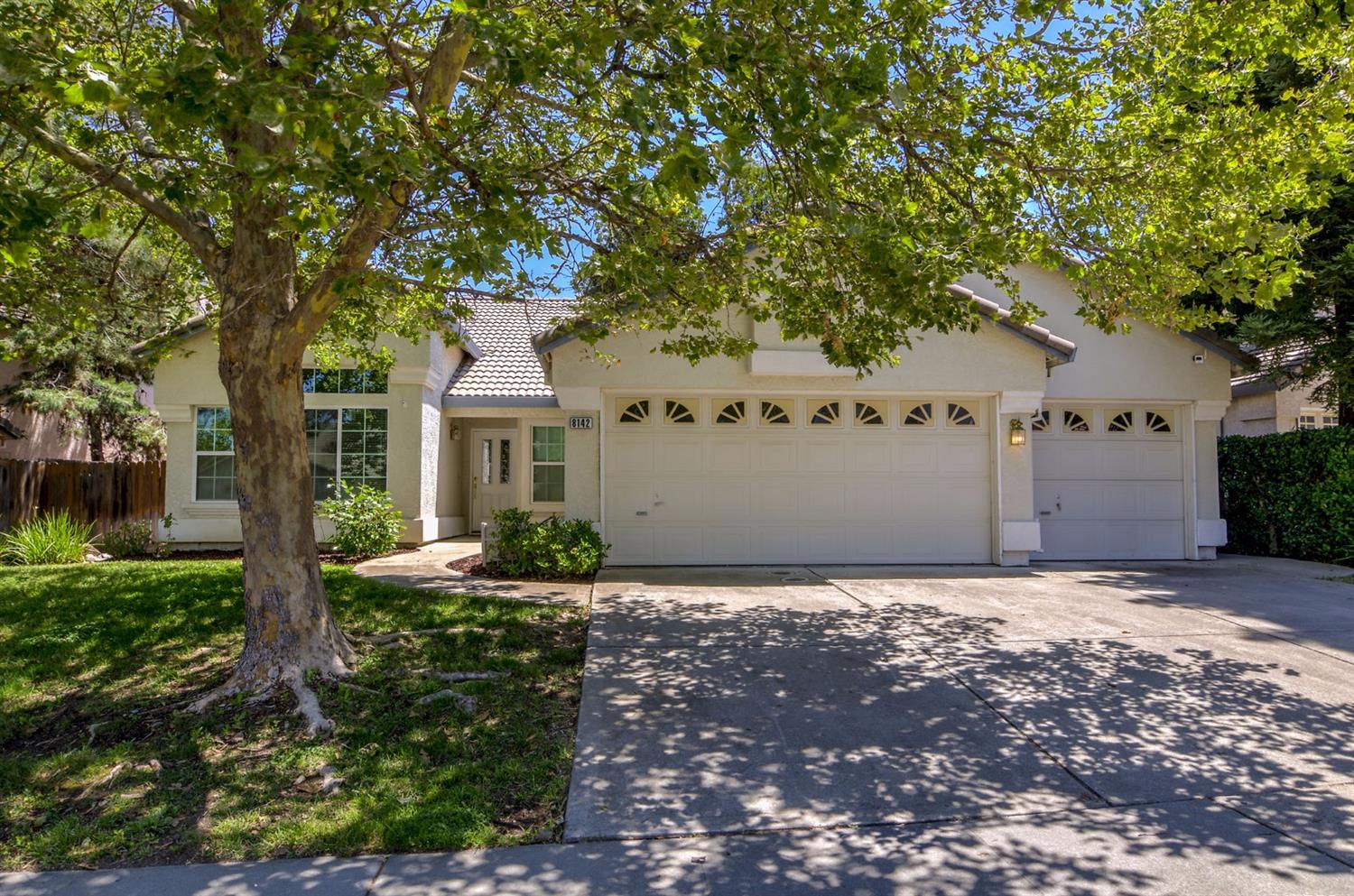 8142 Hearth Pl, Antelope, CA 95843 photo 2
