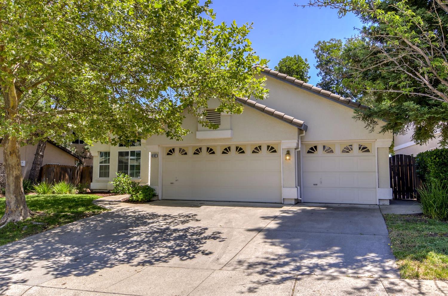 8142 Hearth Pl, Antelope, CA 95843 photo 3