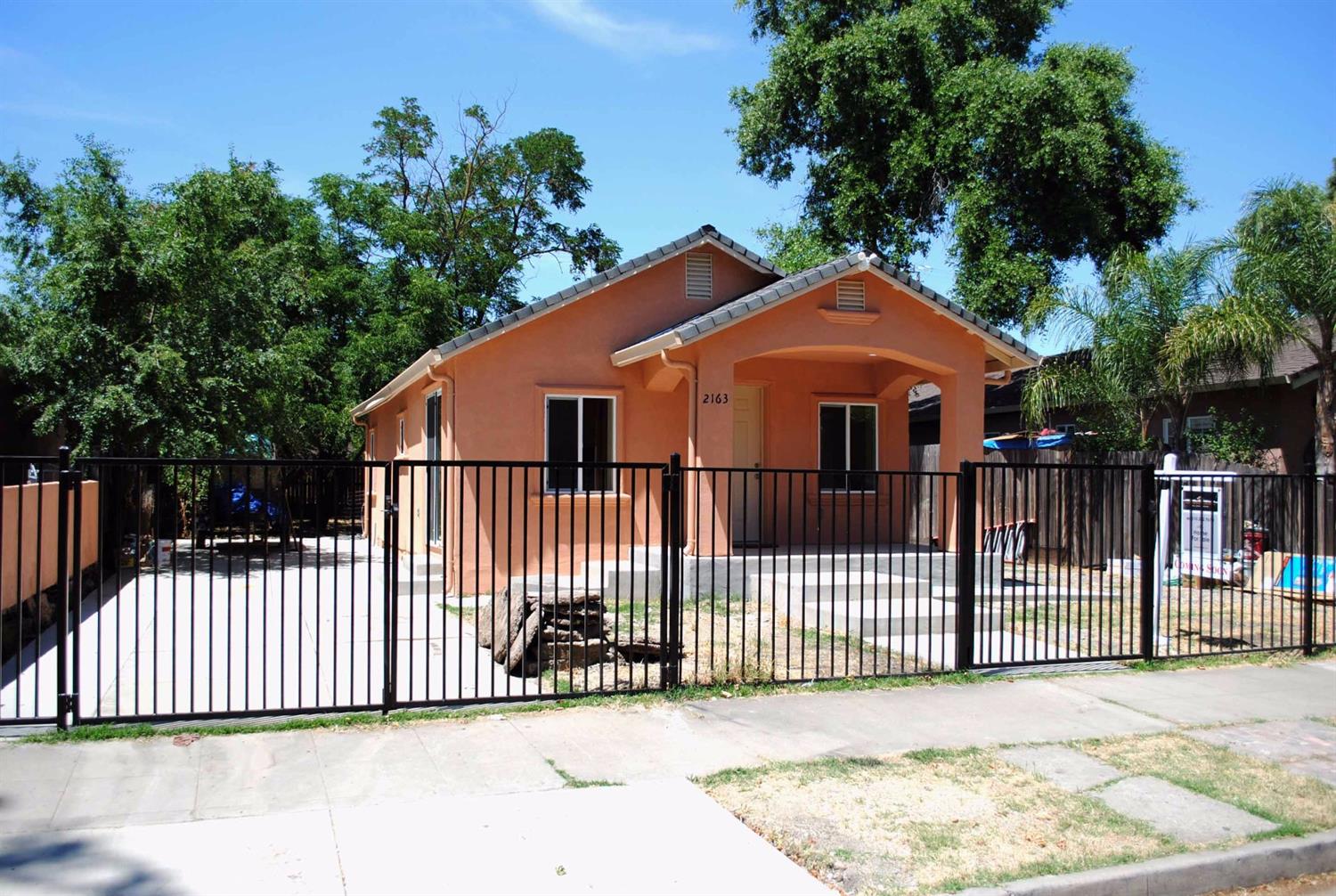 2163 E Myrtle St, Stockton, CA 95205 photo 1