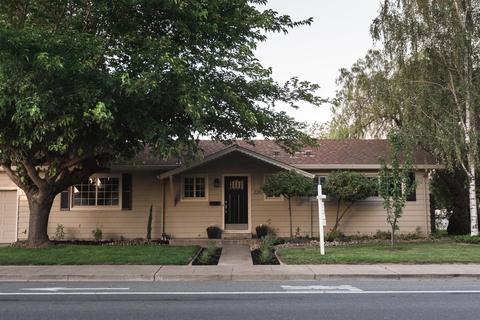 220 S Mills Ave, Lodi, CA 95242 photo 2