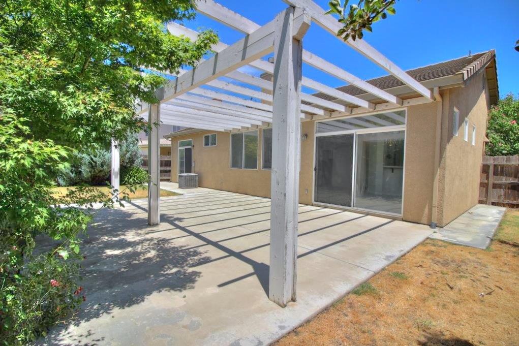 615 Zurich, Manteca, CA 95337 photo 33