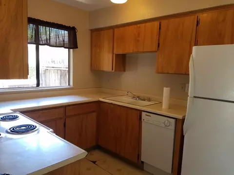 1247 Spruce Ln, Manteca, CA 95336 photo 2