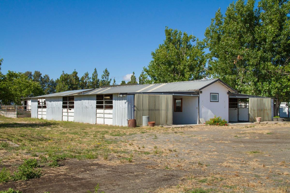 5121 Sweeney Rd, Winters, CA 95694 photo 5