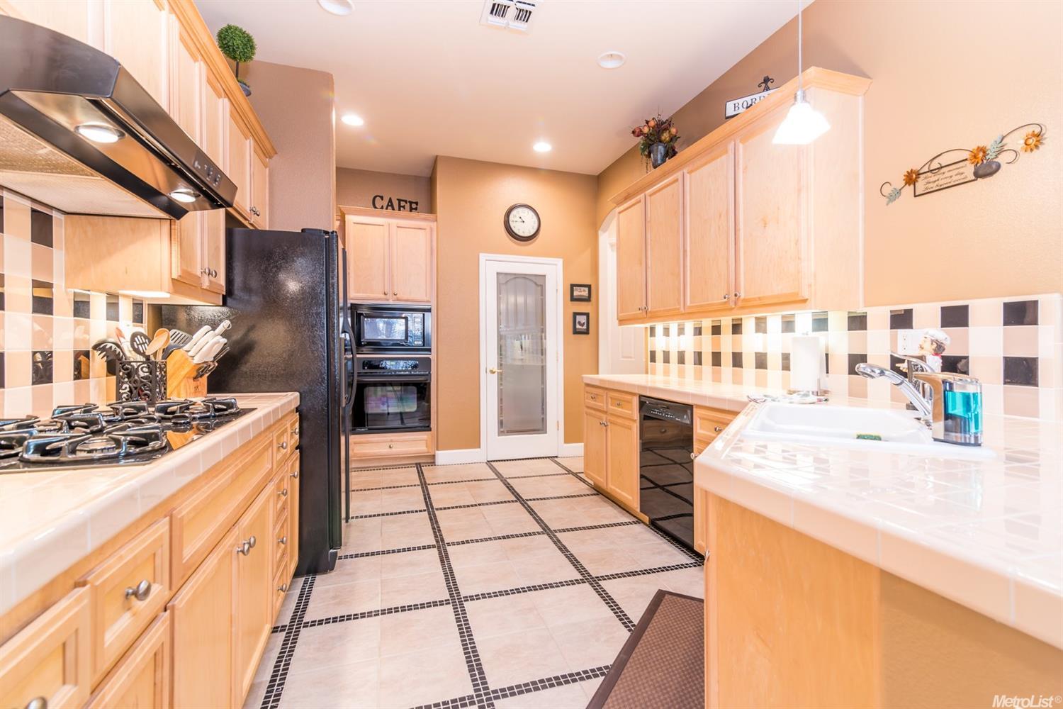 1670 Whispering Wind Dr, Tracy, CA 95377 photo 12