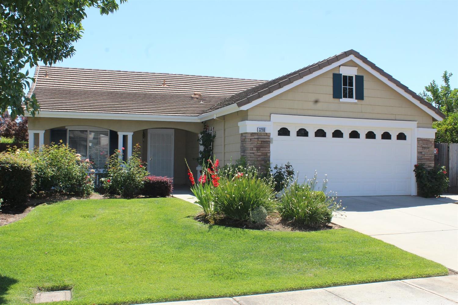 3208 Canopy Ct, Modesto, CA 95355 photo 2