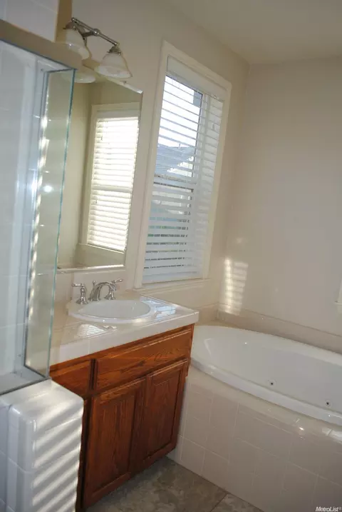 4217 Gabriel Way, Modesto, CA 95356 photo 14