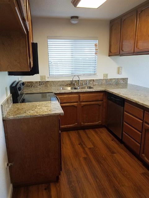 41 E Wallis, Gustine, CA 95322 photo 2