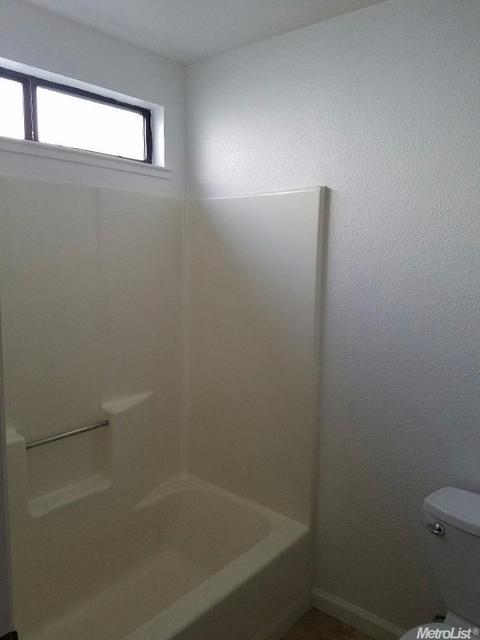 41 E Wallis, Gustine, CA 95322 photo 12