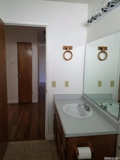 41 E Wallis, Gustine, CA 95322 photo 9