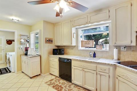 1115 W Walnut St, Lodi, CA 95240 photo 10