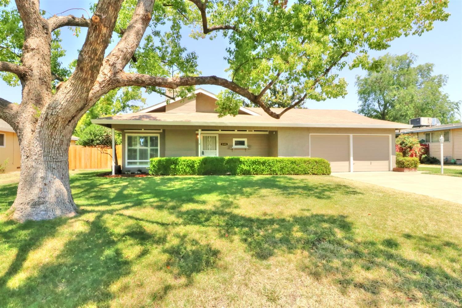 2524 Midland Way, Carmichael, CA 95608 photo 1