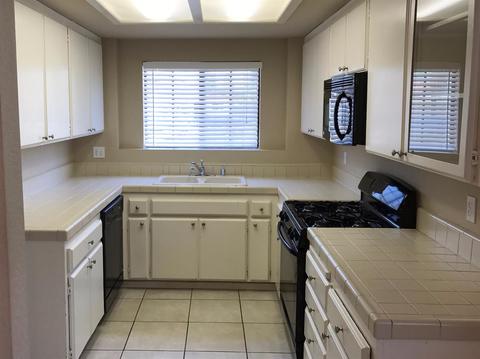 2741 Cameron Pl, Escondido, CA 92027 photo 2