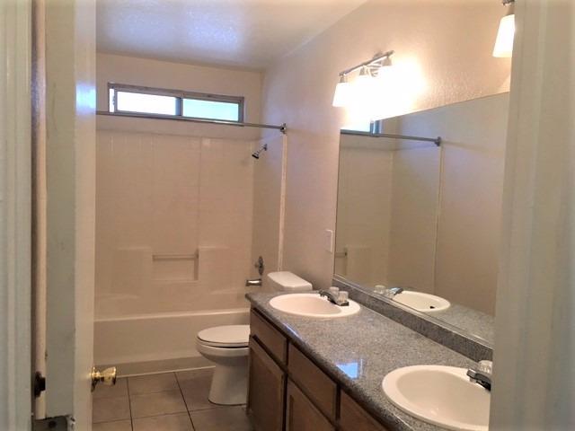 204 Torvend Way, Patterson, CA 95363 photo 3
