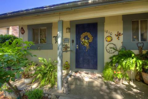 1810 Hunt Ave, Modesto, CA 95350 photo 2