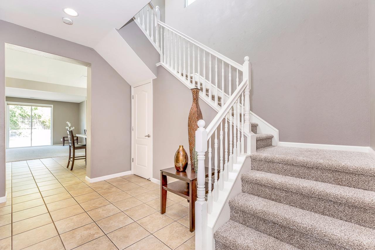 2143 Ranch View Dr, Rocklin, CA 95765 photo 4
