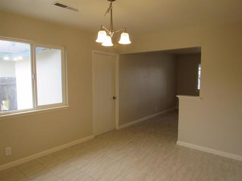 1119 W 2nd St, Merced, CA 95341 photo 6