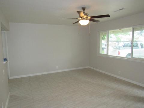 1119 W 2nd St, Merced, CA 95341 photo 5