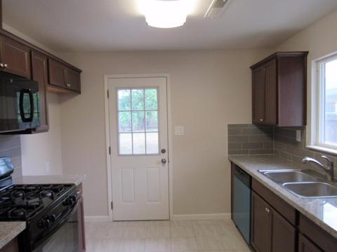 1119 W 2nd St, Merced, CA 95341 photo 9