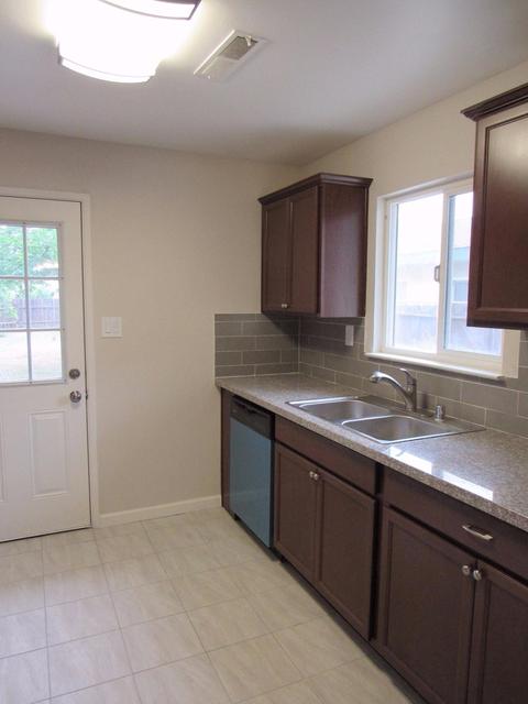 1119 W 2nd St, Merced, CA 95341 photo 10