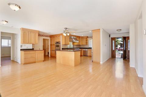 741 S Mills Ave, Lodi, CA 95242 photo 9