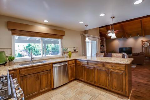 665 Fullerton Dr, Turlock, CA 95382 photo 13