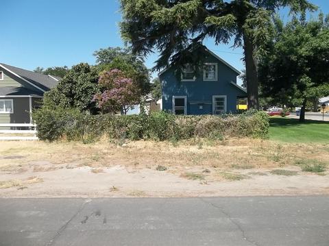 1096 L St, Lathrop, CA 95330 photo 2