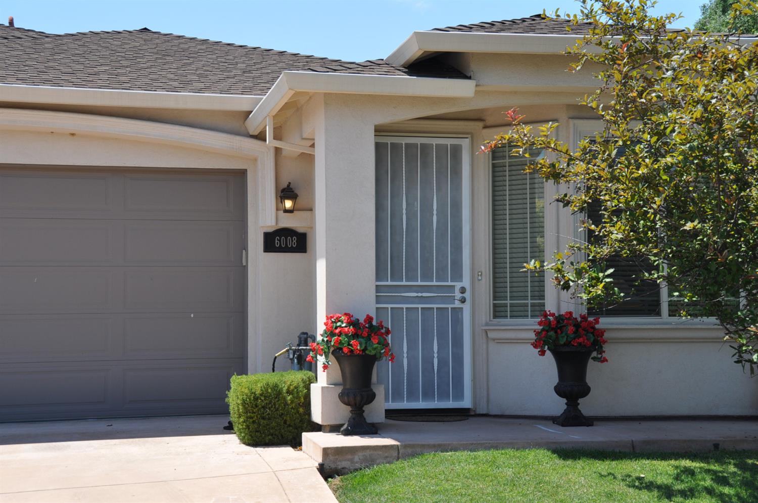 6008 Odelia Ln, Carmichael, CA 95608 photo 2
